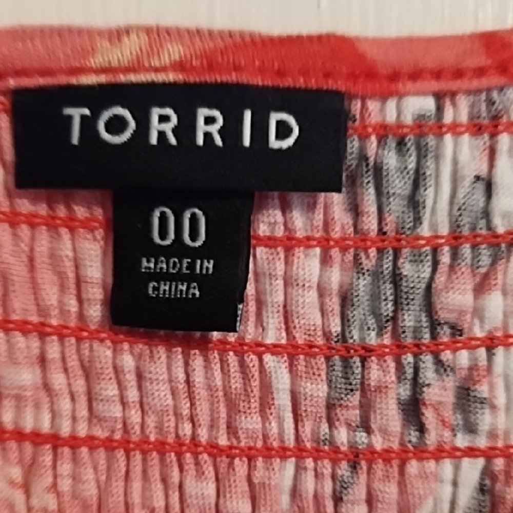 Torrid Vibrant Coral Floral Short Sleeve Top - Picture 4 of 5
